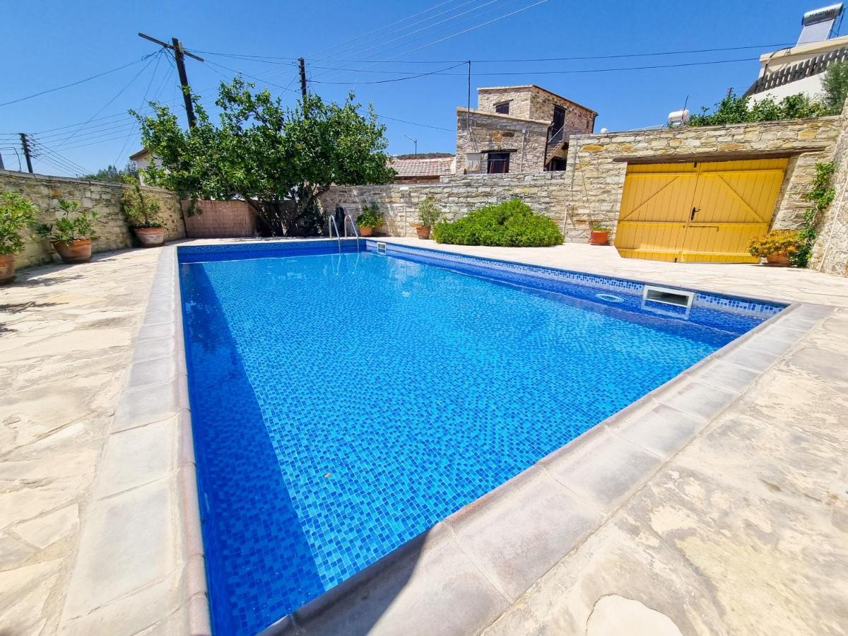 Skarinou'S Landhouse Poolside Heaven Apartment Экстерьер фото